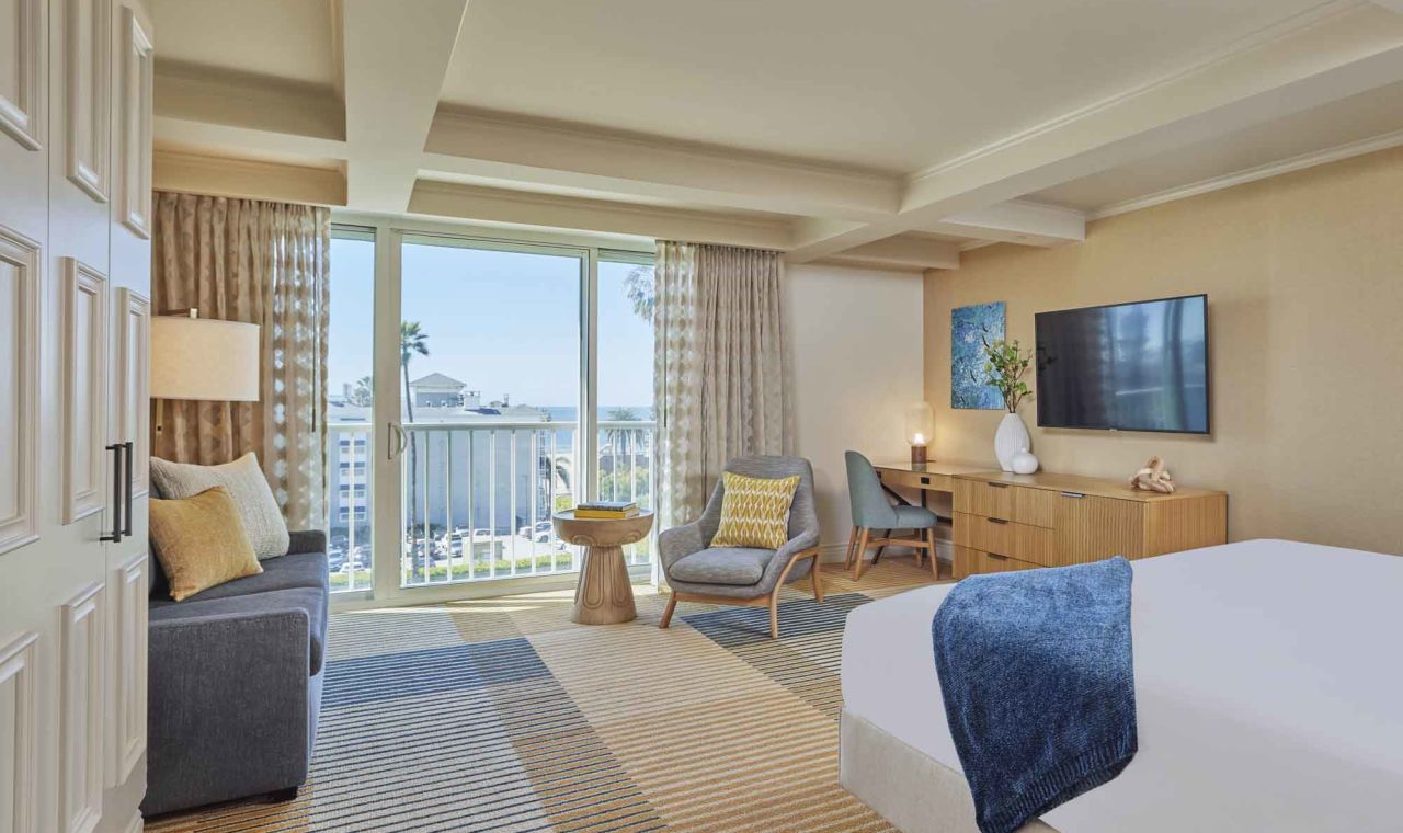 Canary Junior Suite Partial Ocean View King